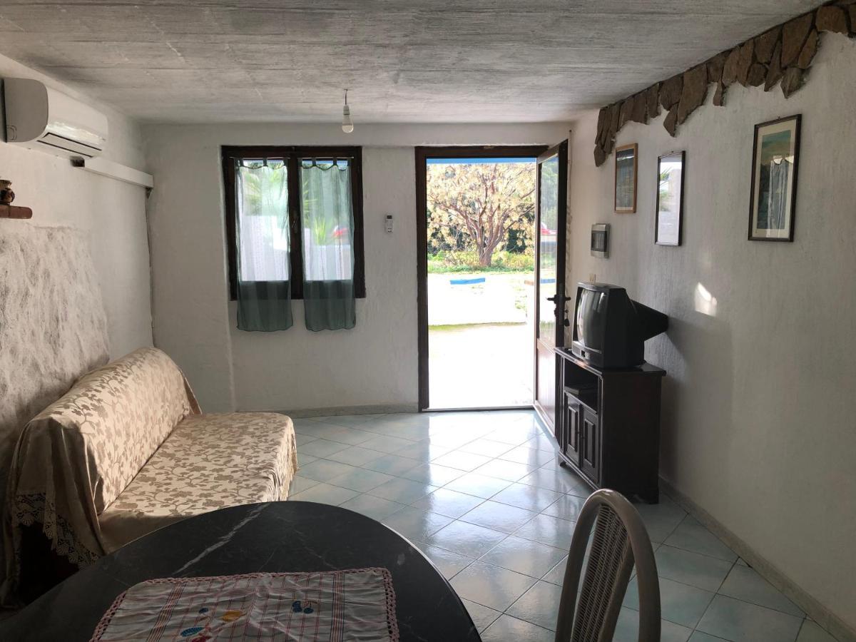 Sarrala Appartement Tertenìa Buitenkant foto