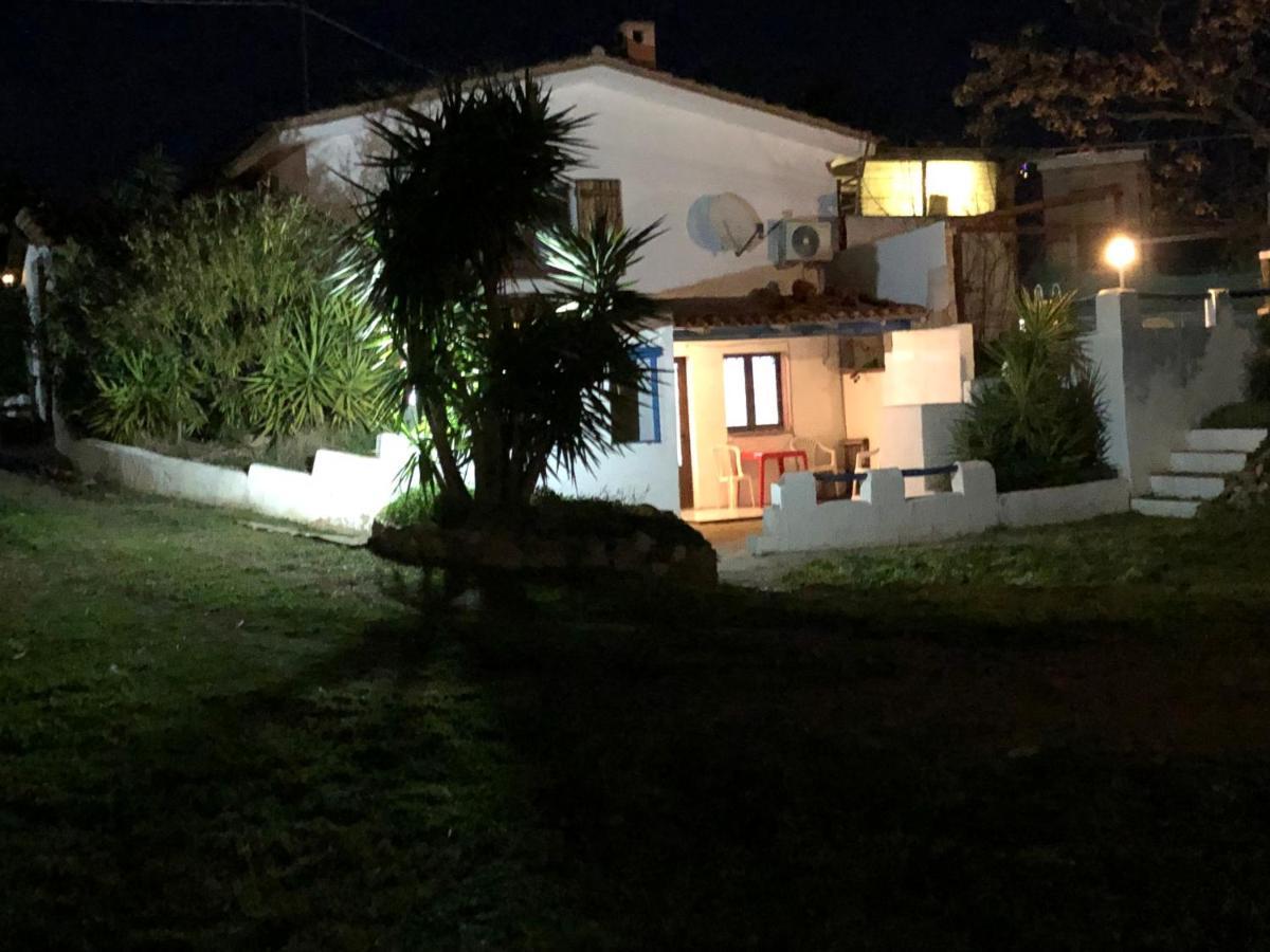 Sarrala Appartement Tertenìa Buitenkant foto